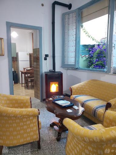 Casa Vacanze Zarinu Orgosolo Eksteriør billede